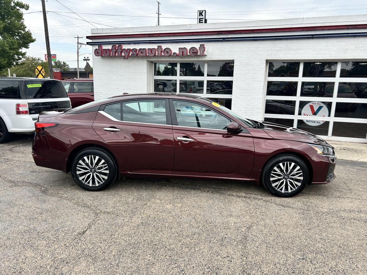 Nissan Altima 2.5 SV AWD Sedan 2023