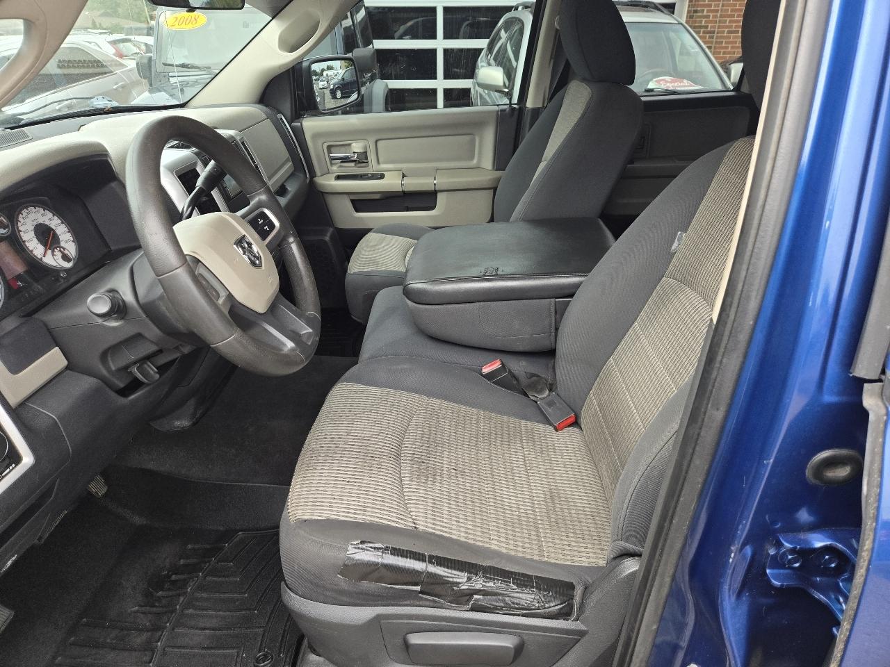RAM 1500 4WD Quad Cab 140.5" SLT 2011