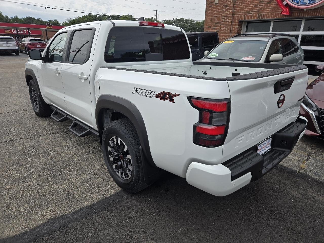 Nissan Frontier Crew Cab 4x4 PRO-4X 2024