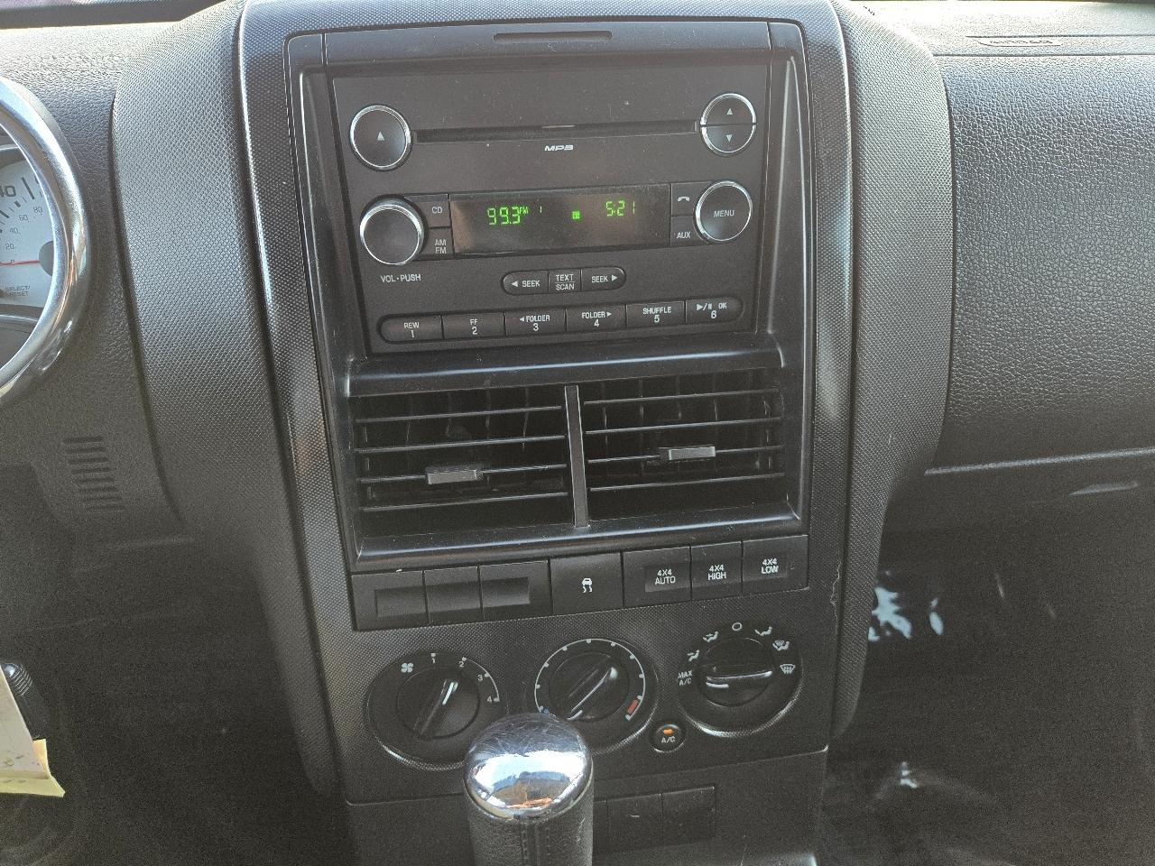 Ford Explorer Sport Trac 4WD 4dr XLT 2010