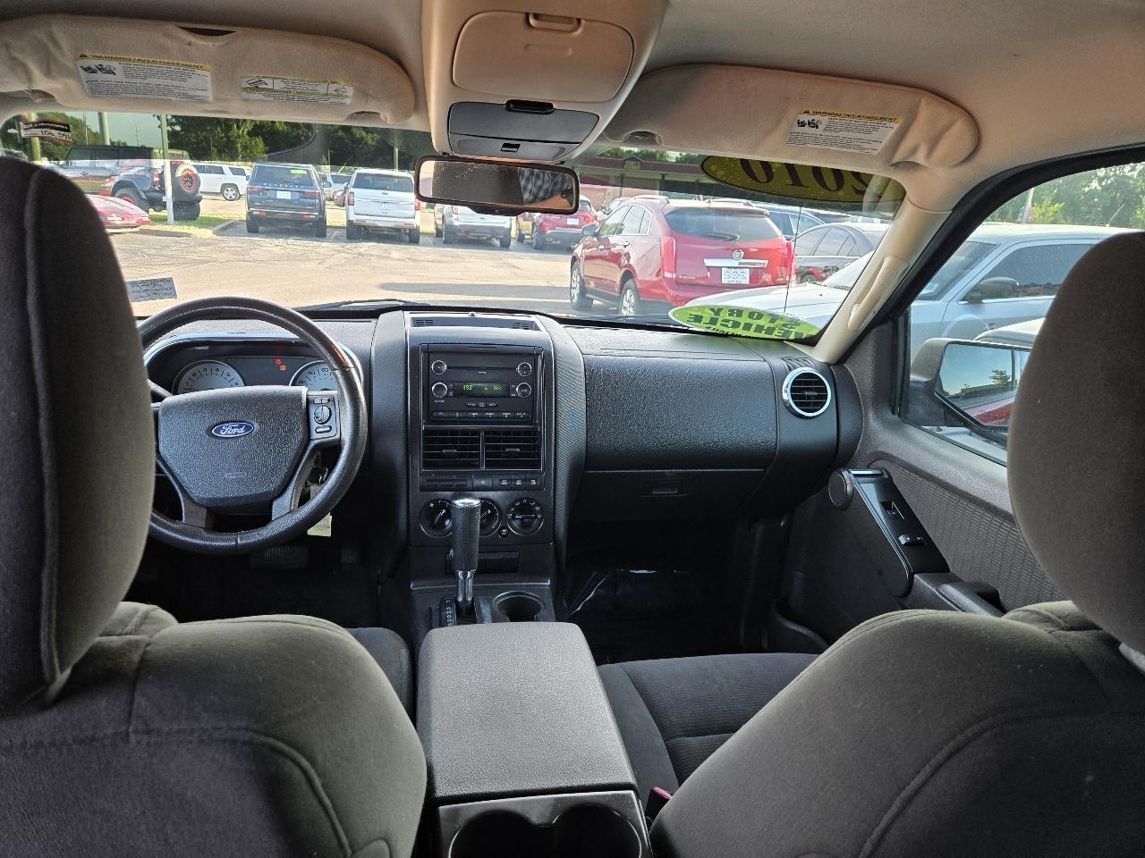 Ford Explorer Sport Trac 4WD 4dr XLT 2010