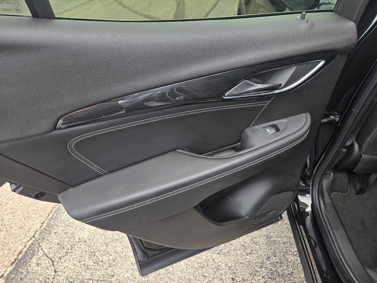 Buick Envision FWD 4dr Essence 2023