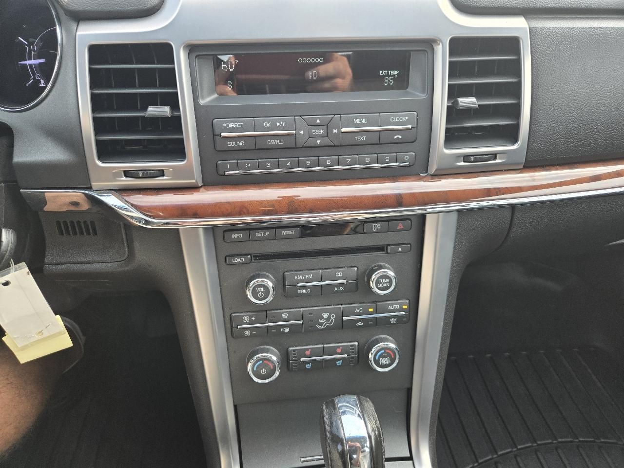 Lincoln MKZ 4dr Sdn FWD 2011