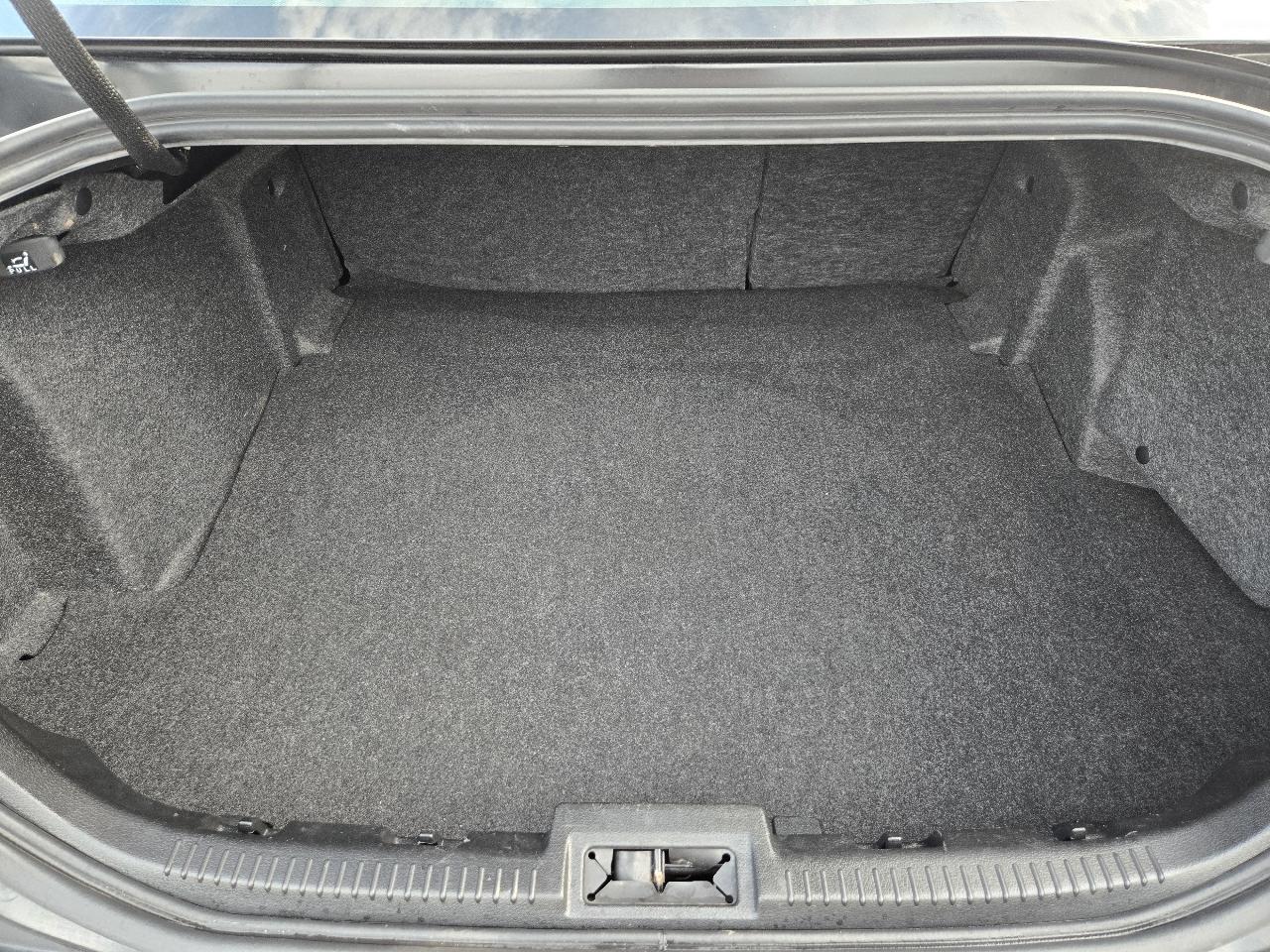 Lincoln MKZ 4dr Sdn FWD 2011