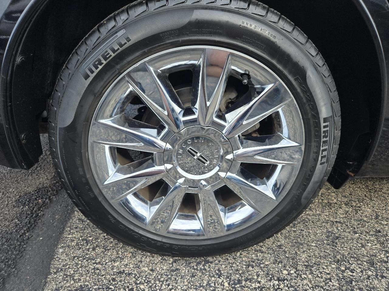 Lincoln MKZ 4dr Sdn FWD 2011