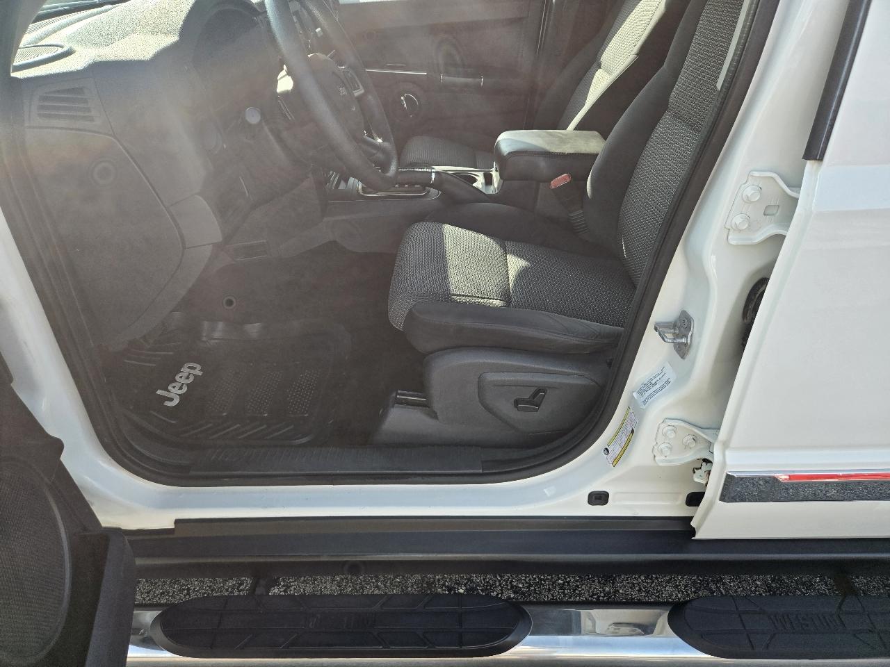 Jeep Commander 4WD 4dr Sport 2010