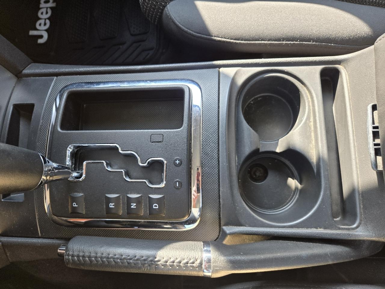 Jeep Commander 4WD 4dr Sport 2010