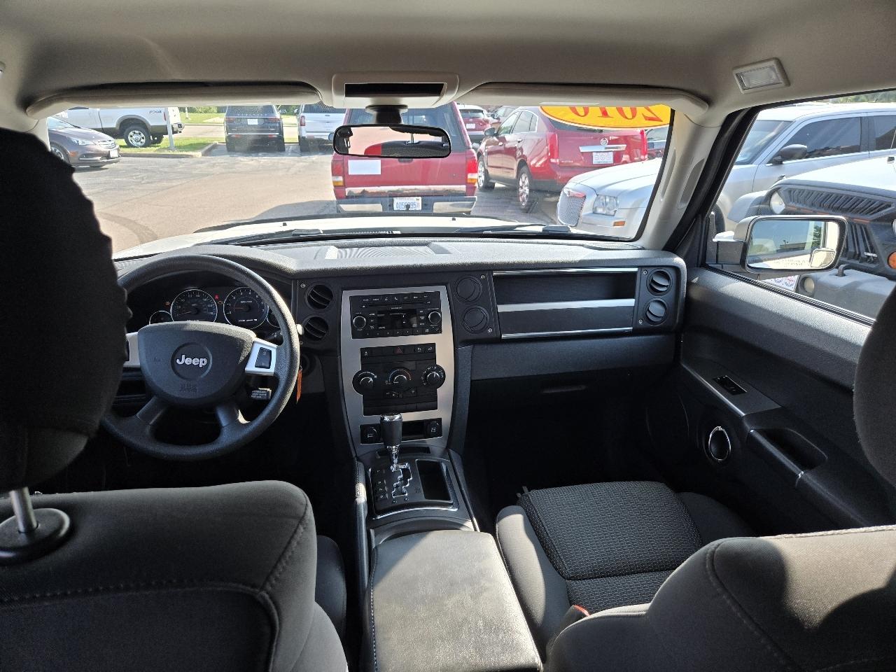 Jeep Commander 4WD 4dr Sport 2010
