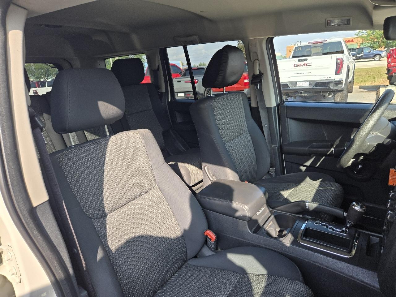 Jeep Commander 4WD 4dr Sport 2010