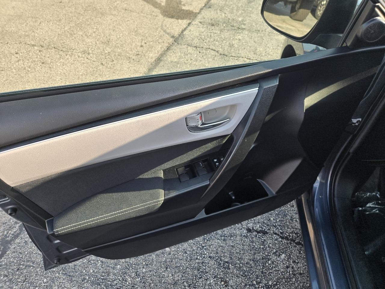 Toyota Corolla 50th Anniversary Special Edition CVT (Natl) 2017