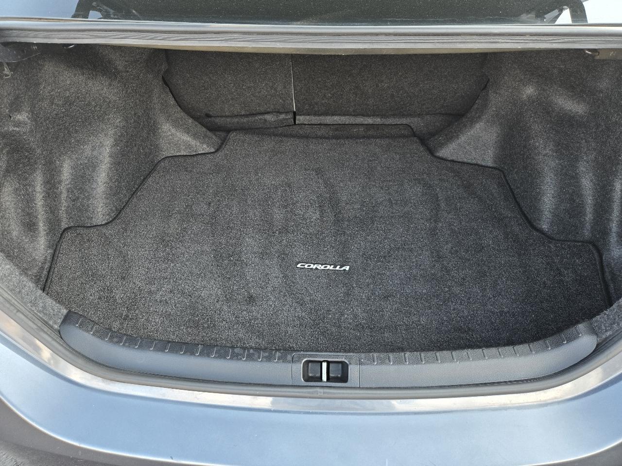 Toyota Corolla 50th Anniversary Special Edition CVT (Natl) 2017