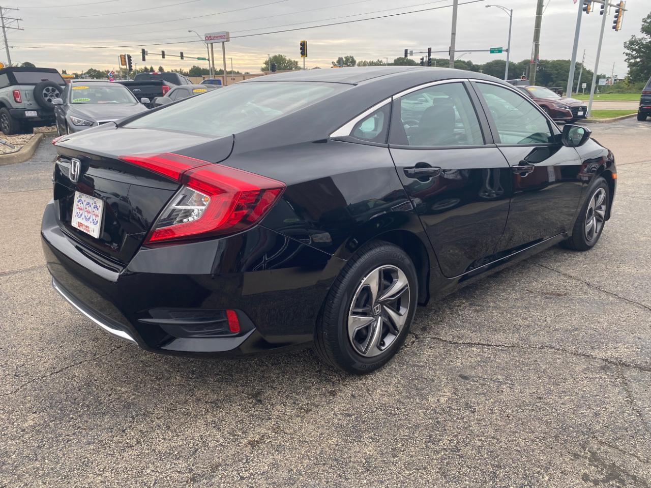 Honda Civic Sedan LX CVT 2021