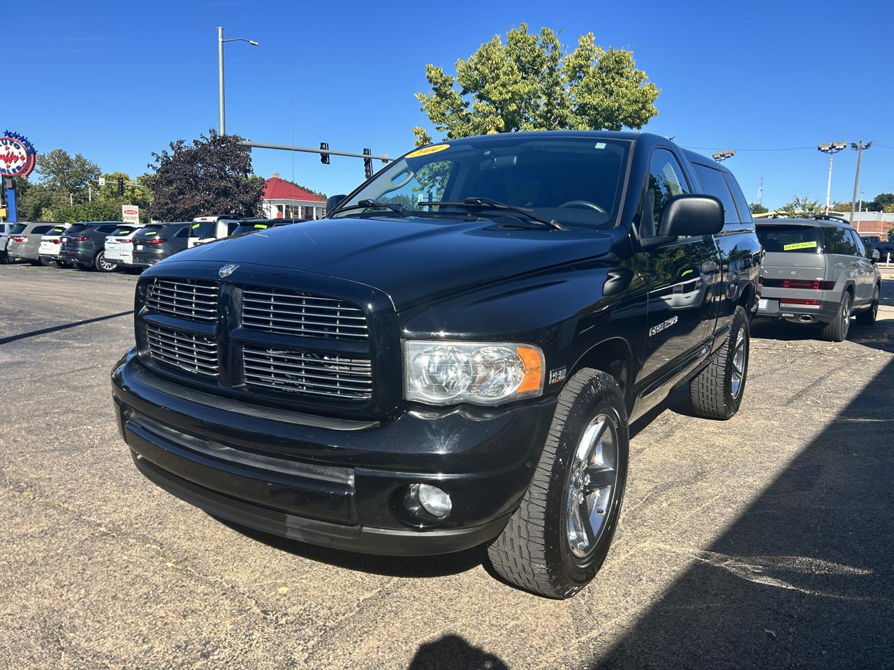 Dodge Ram 1500 2dr Reg Cab 120.5" WB 4WD SLT 2004