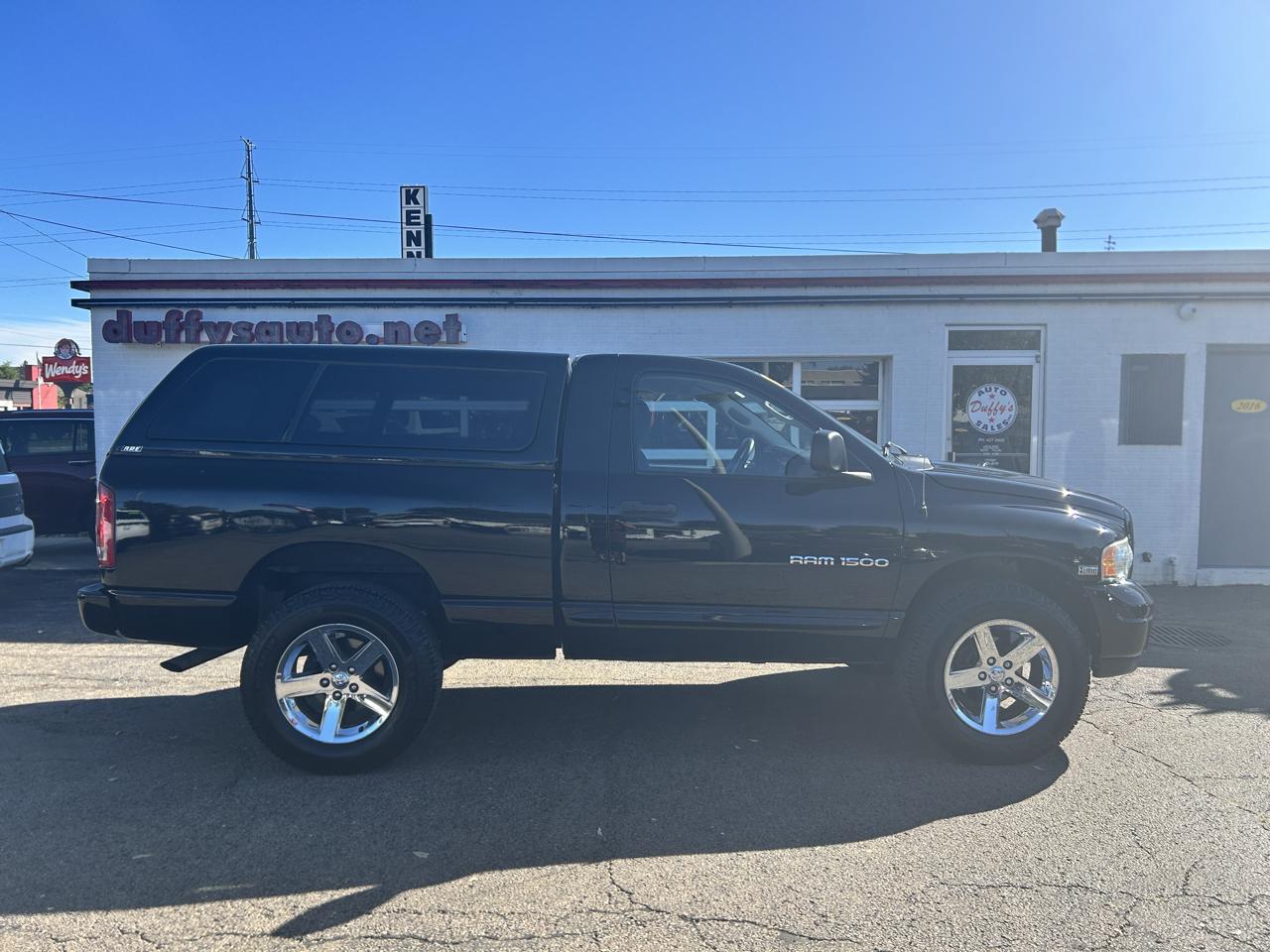 Dodge Ram 1500 2dr Reg Cab 120.5" WB 4WD SLT 2004