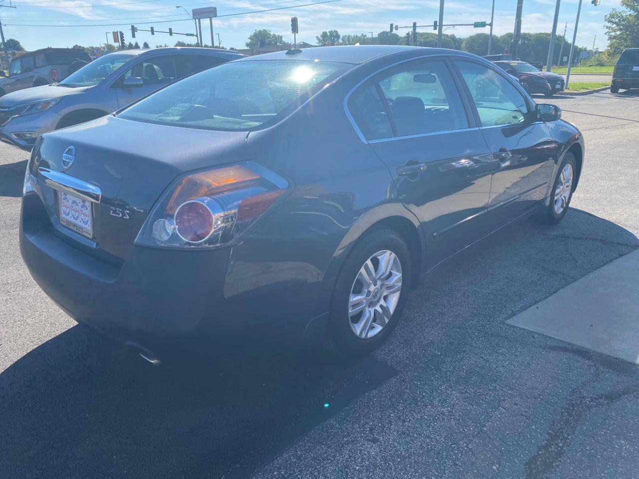 Nissan Altima 4dr Sdn I4 CVT 2.5 S 2010