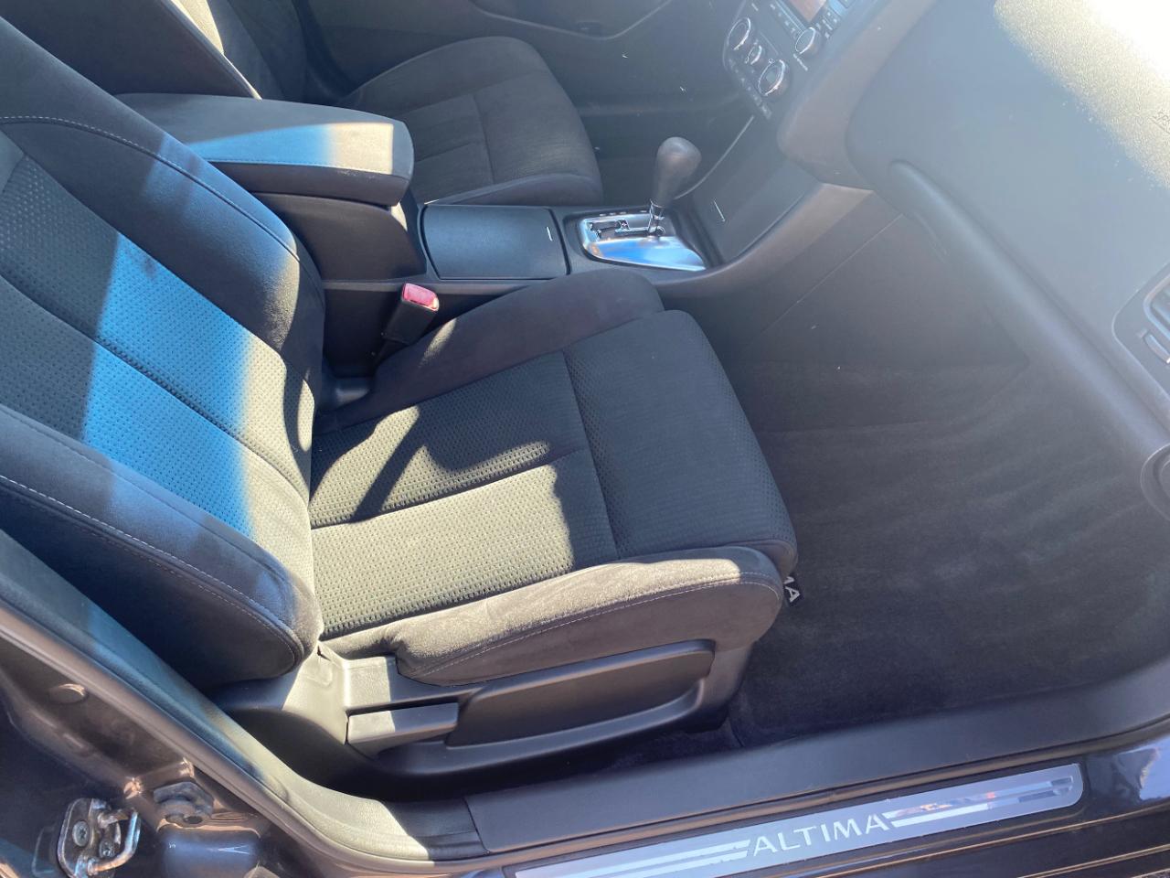 Nissan Altima 4dr Sdn I4 CVT 2.5 S 2010