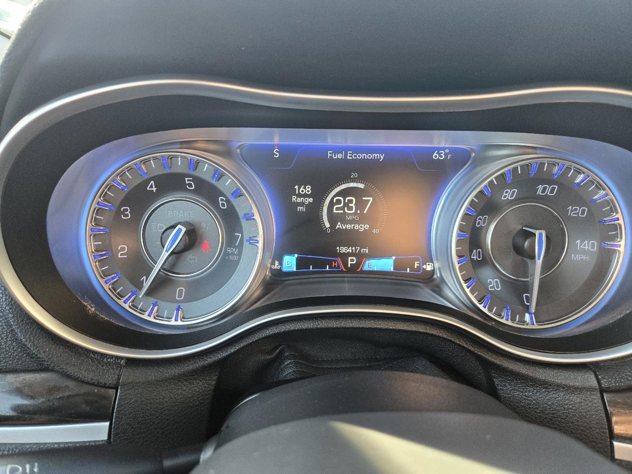 Chrysler 300 4dr Sdn Limited RWD 2016
