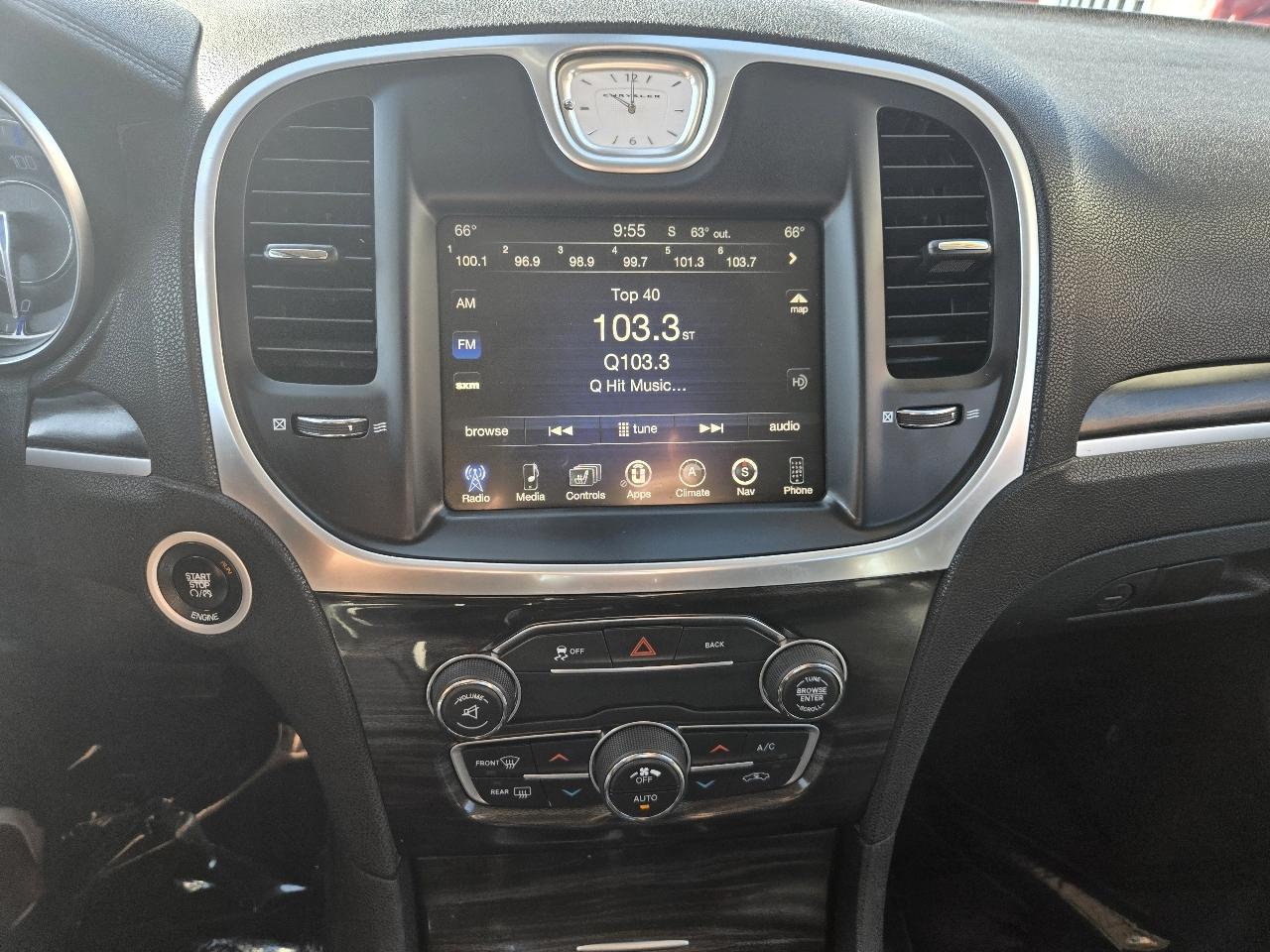 Chrysler 300 4dr Sdn Limited RWD 2016