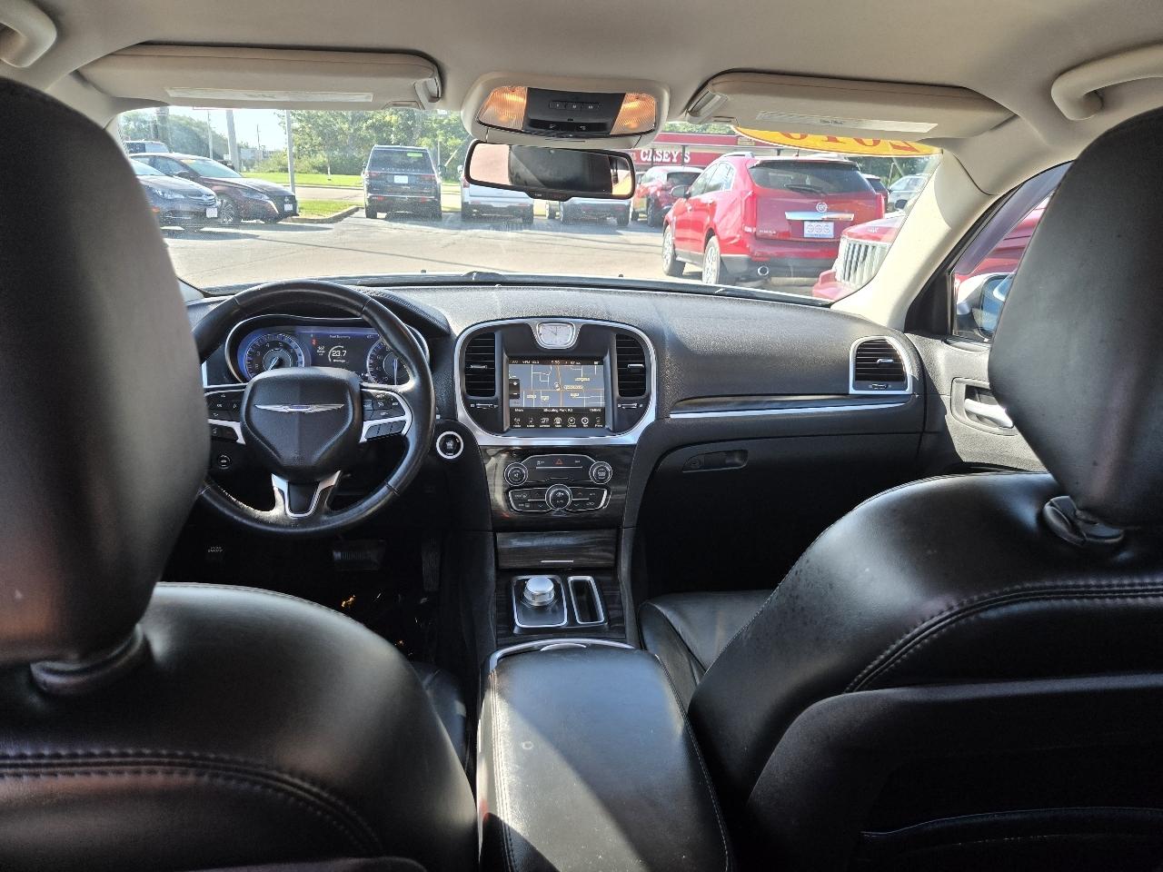 Chrysler 300 4dr Sdn Limited RWD 2016