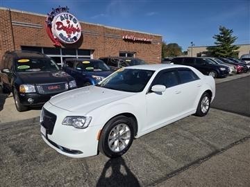 2016 Chrysler 300 4dr Sdn Limited RWD
