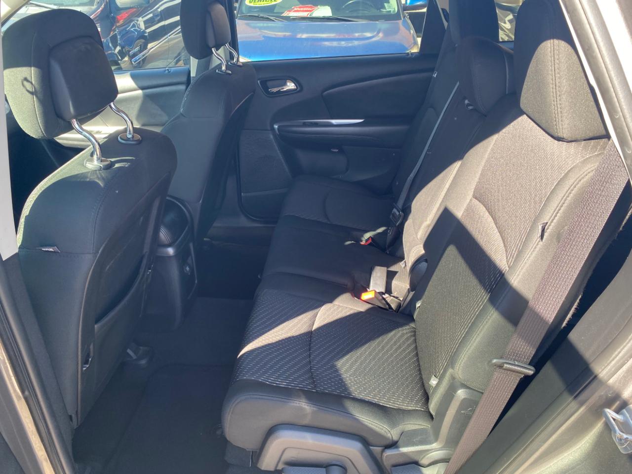 Dodge Journey FWD 4dr SXT 2012