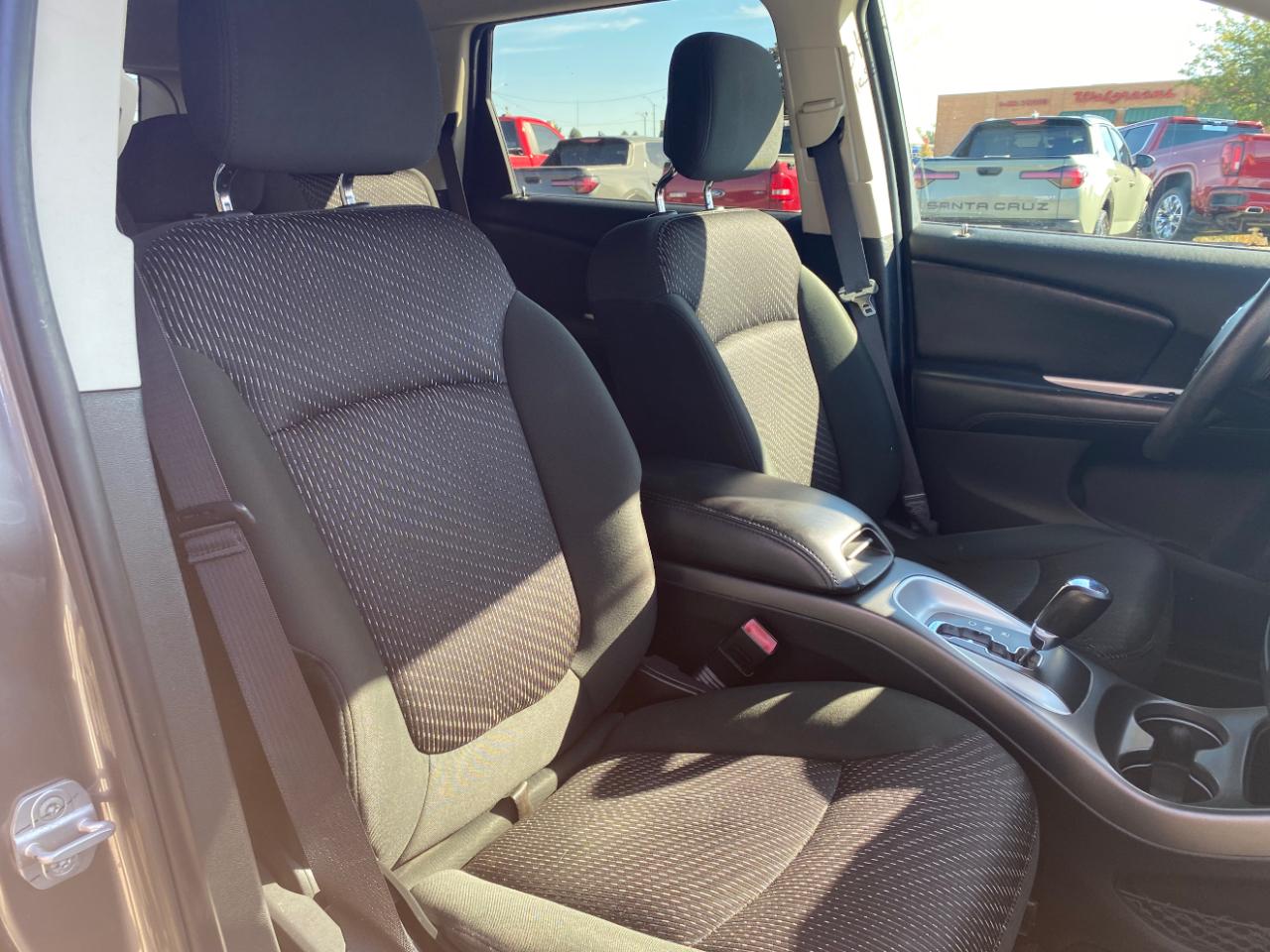 Dodge Journey FWD 4dr SXT 2012