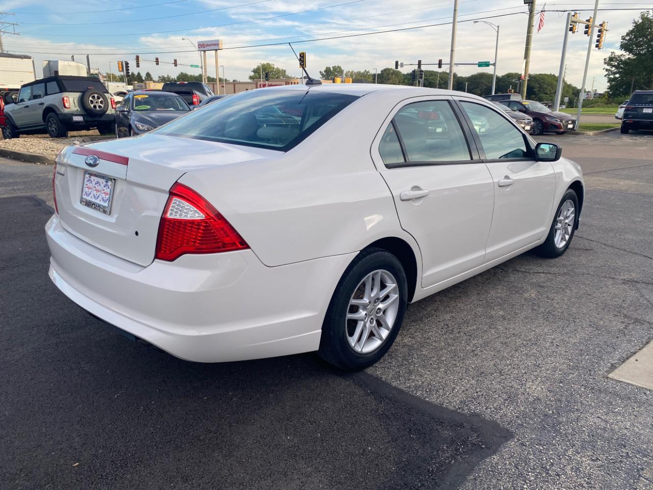Ford Fusion 4dr Sdn S FWD 2012