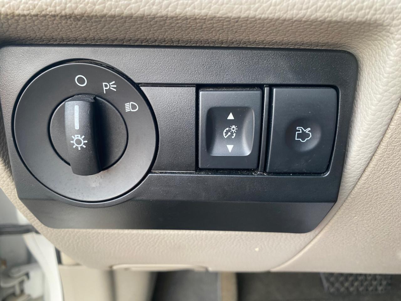 Ford Fusion 4dr Sdn S FWD 2012