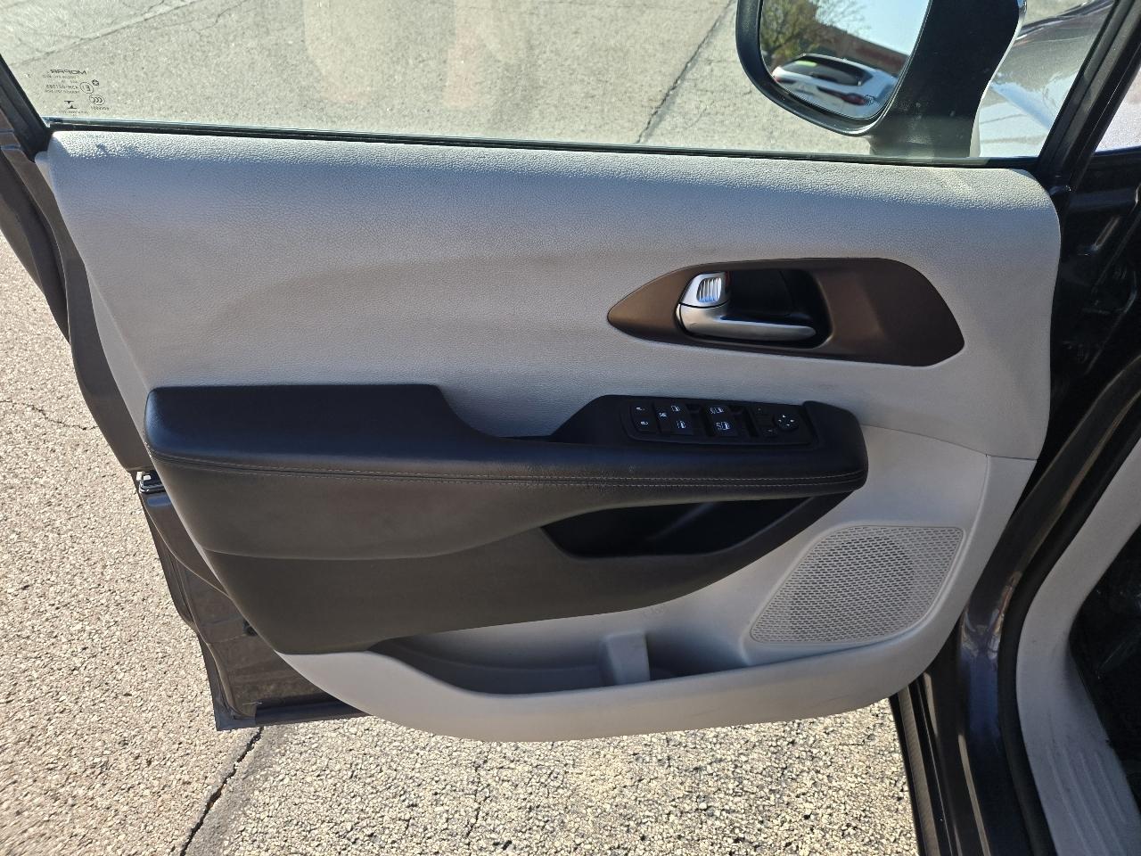 Chrysler Pacifica Touring FWD 2017