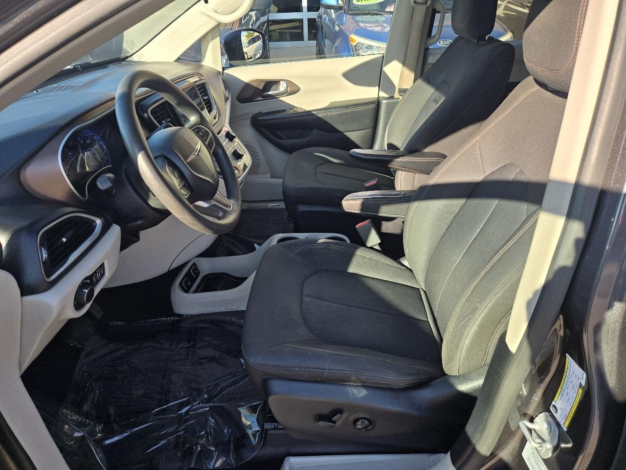 Chrysler Pacifica Touring FWD 2017