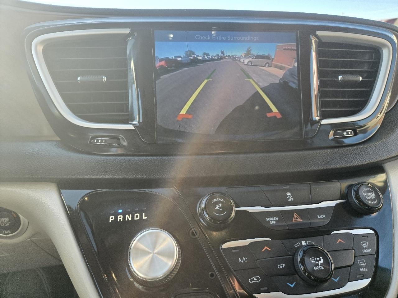Chrysler Pacifica Touring FWD 2017
