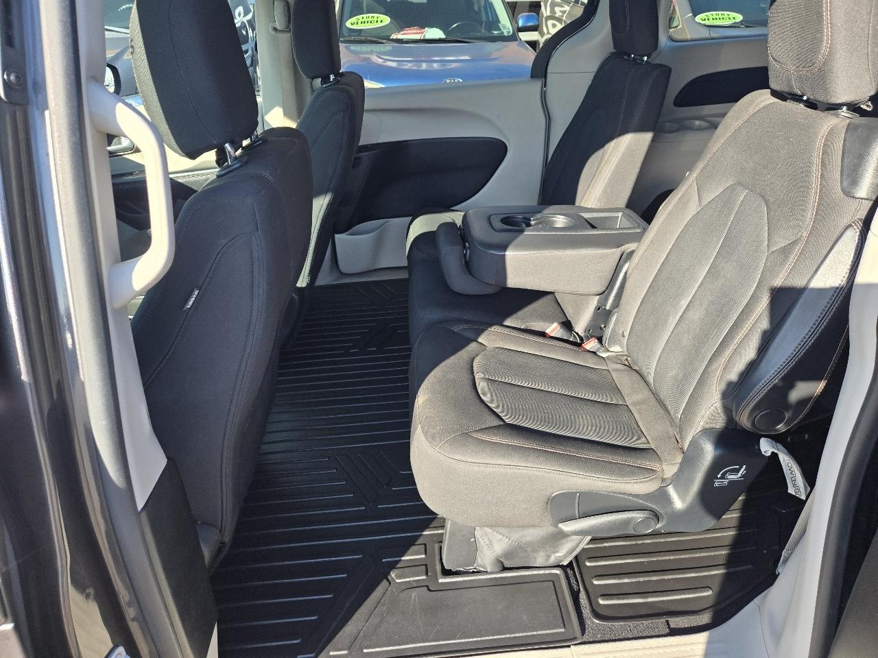Chrysler Pacifica Touring FWD 2017