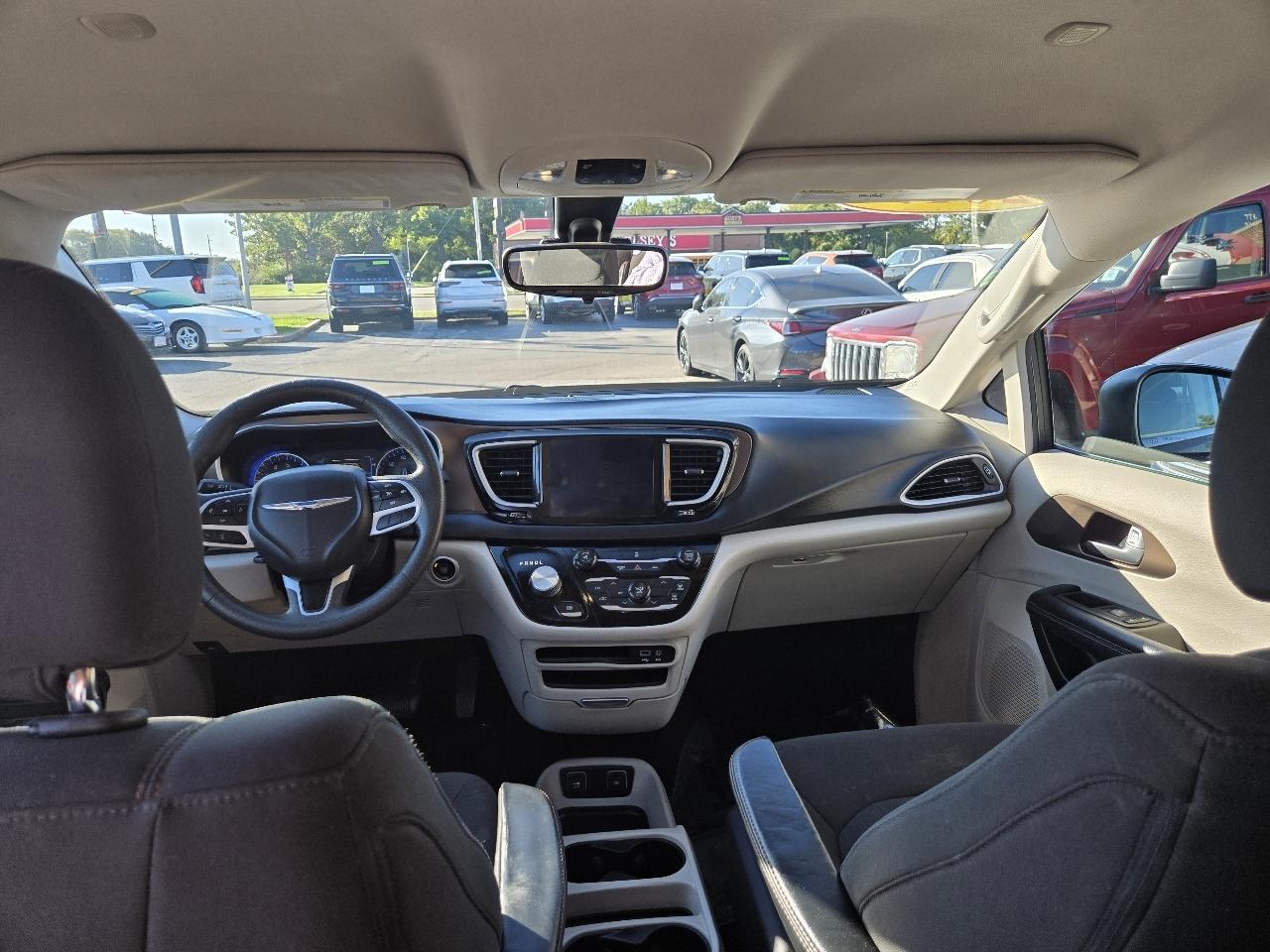 Chrysler Pacifica Touring FWD 2017