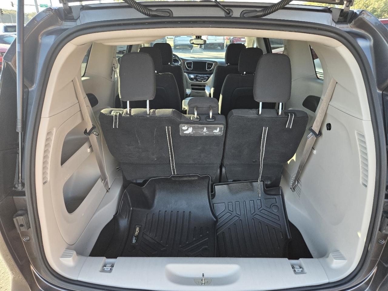 Chrysler Pacifica Touring FWD 2017