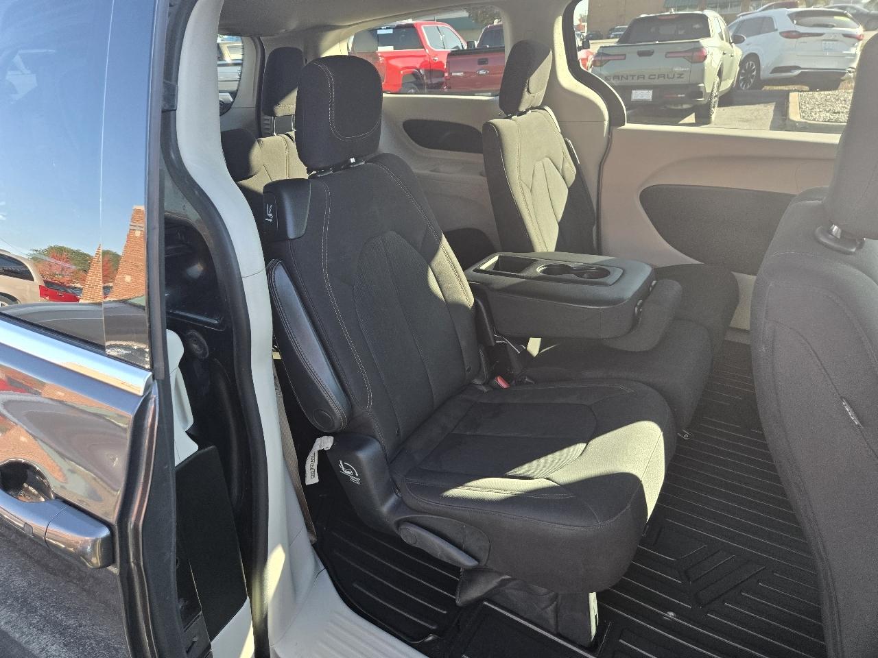 Chrysler Pacifica Touring FWD 2017