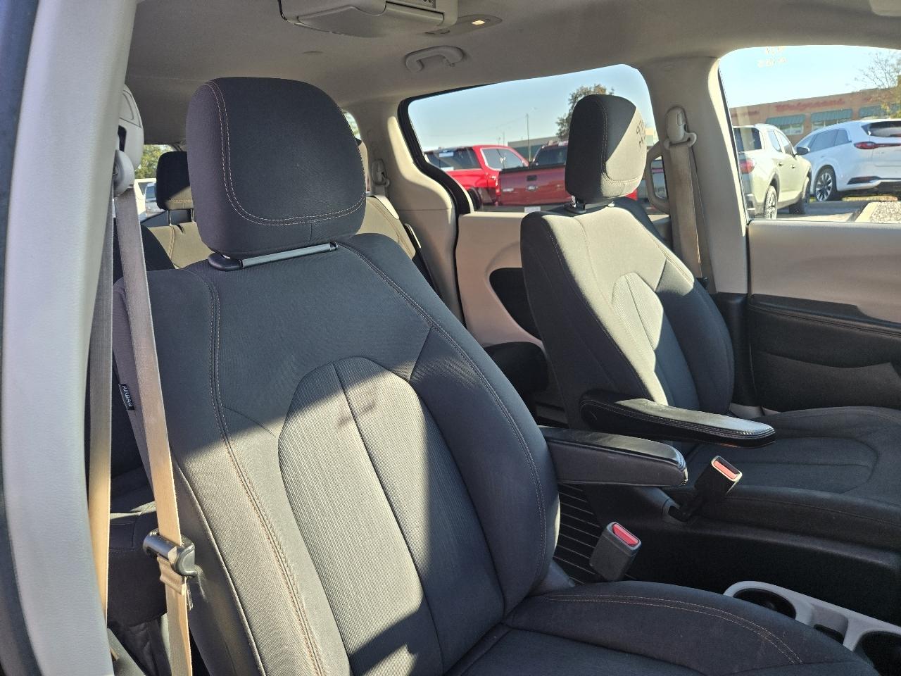 Chrysler Pacifica Touring FWD 2017