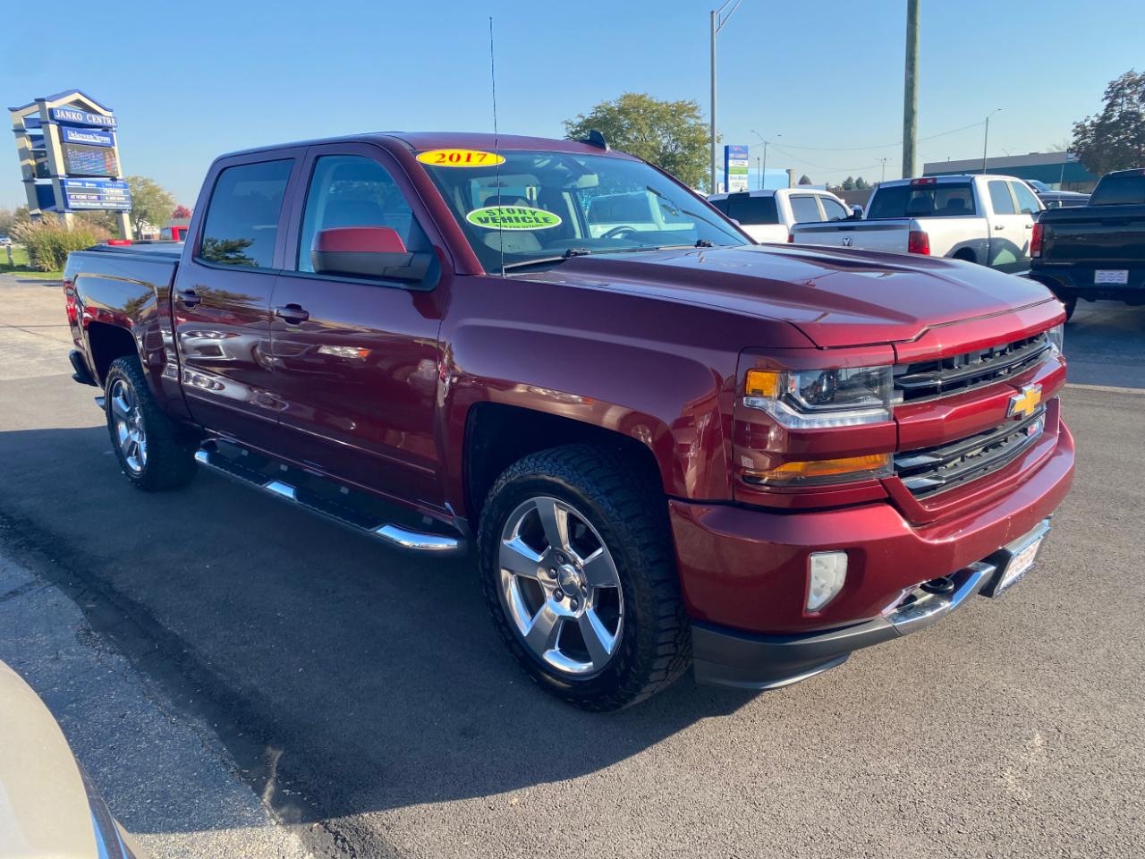 Chevrolet Silverado 1500 4WD Crew Cab 143.5" LT w/2LT 2017