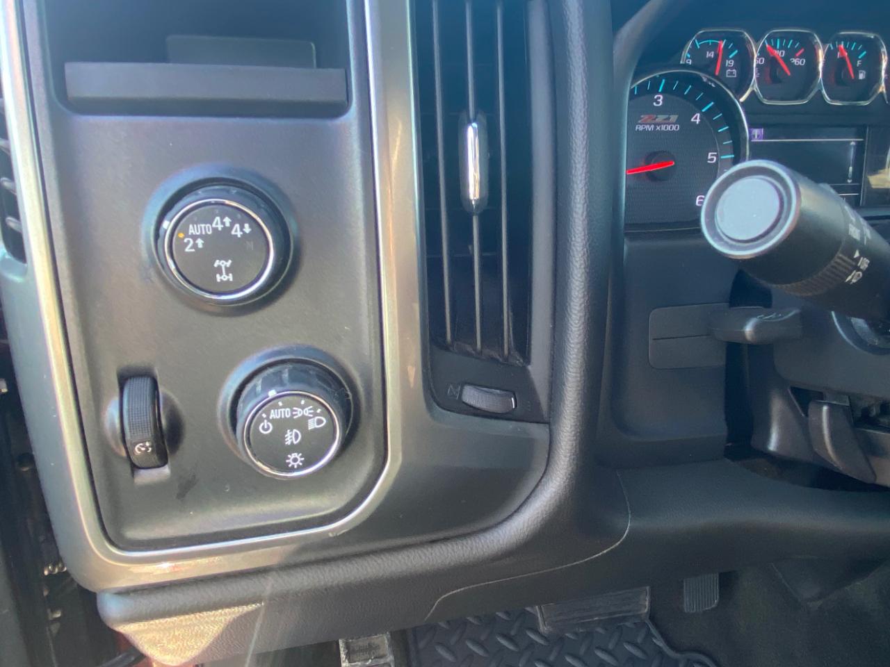 Chevrolet Silverado 1500 4WD Crew Cab 143.5" LT w/2LT 2017