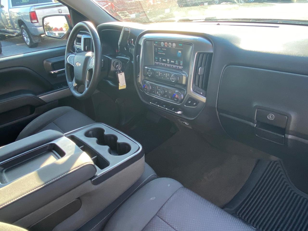 Chevrolet Silverado 1500 4WD Crew Cab 143.5" LT w/2LT 2017