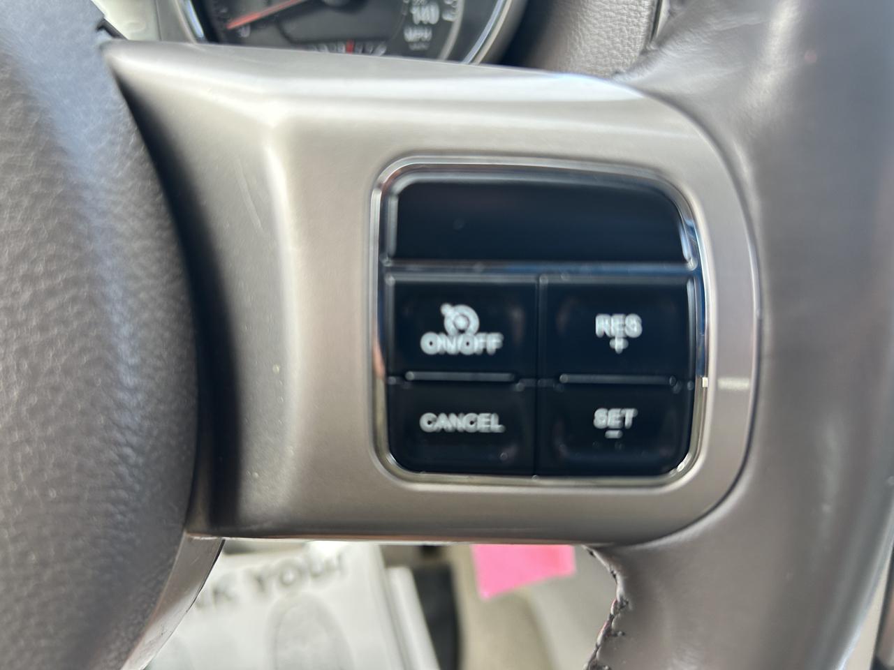 Jeep Grand Cherokee Laredo 4WD 2011