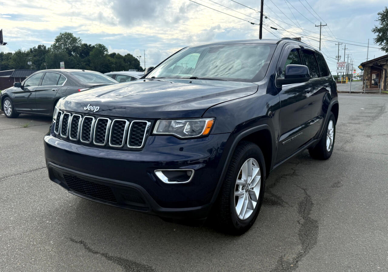 2017 Jeep Grand Cherokee Laredo photo 3