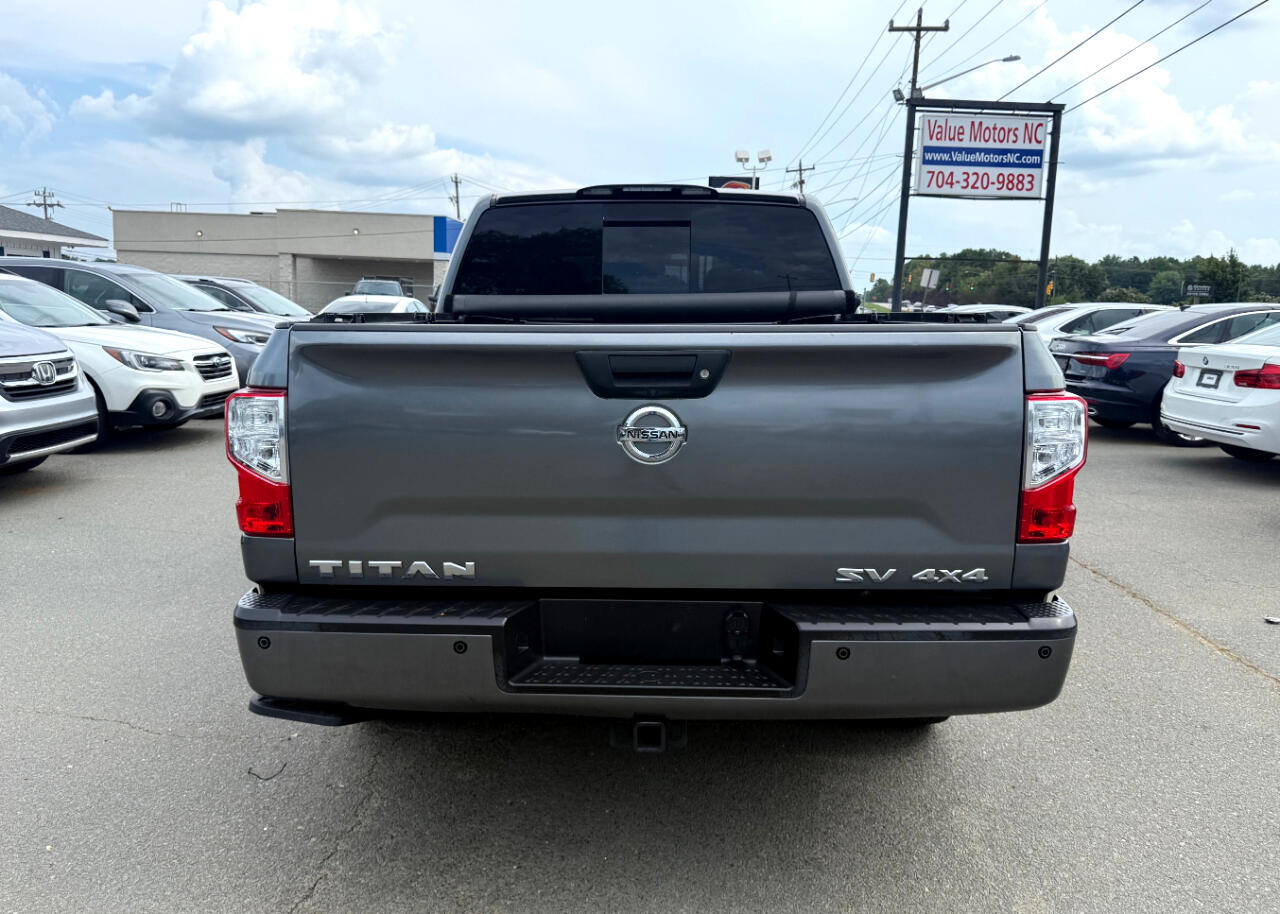 2018 Nissan Titan SV Crew Cab photo 2