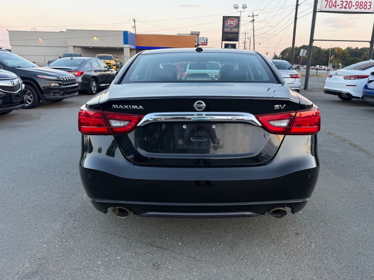 2017 Nissan Maxima SV photo 4