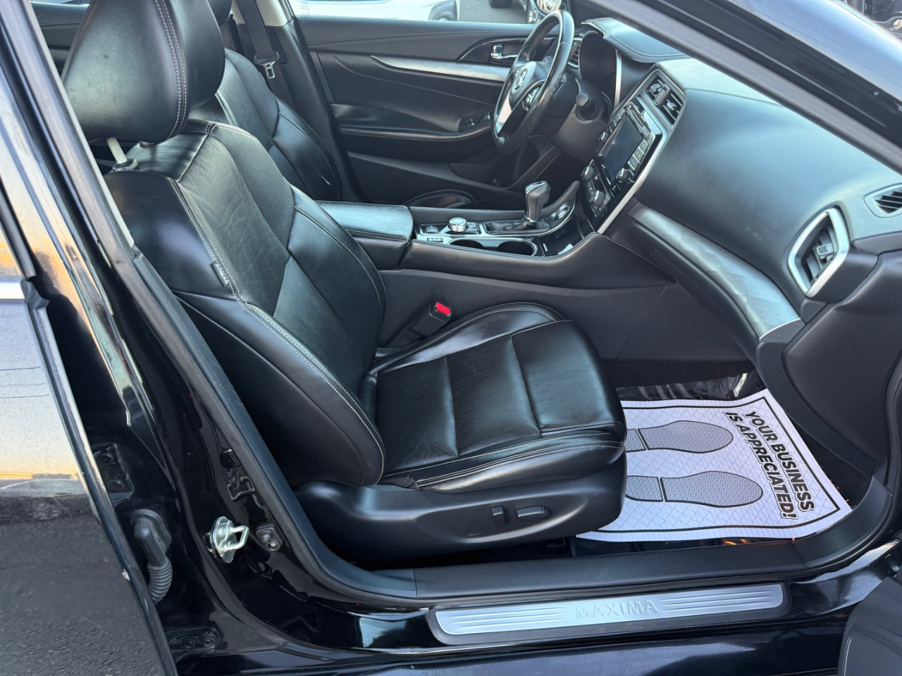 2017 Nissan Maxima SV photo 13