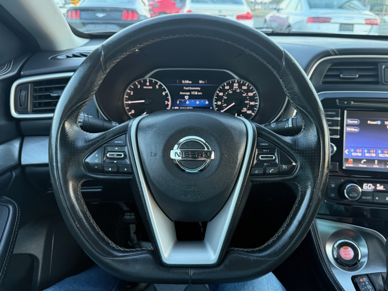 2017 Nissan Maxima SV photo 14
