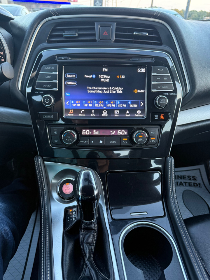 2017 Nissan Maxima SV photo 16