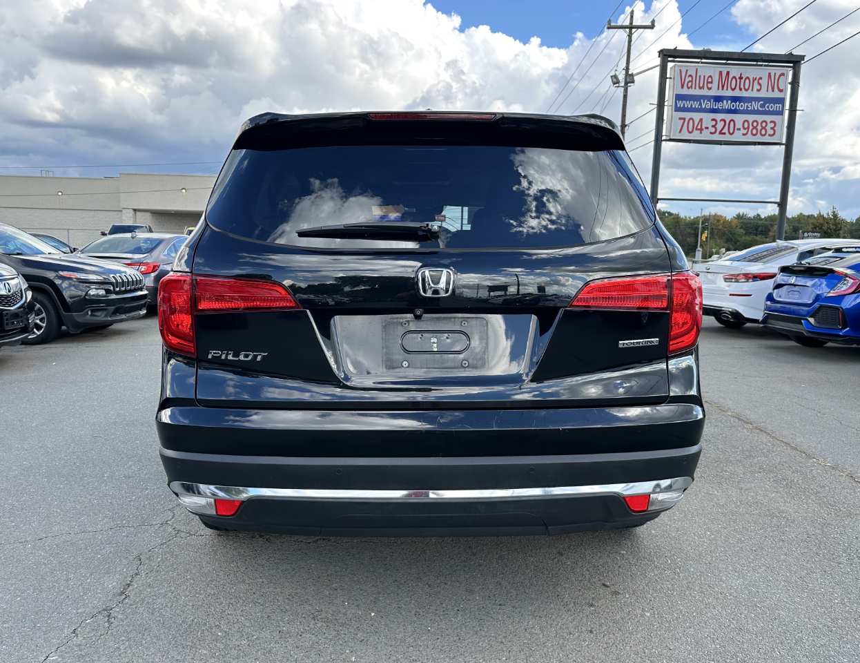 2017 Honda Pilot Touring photo 3