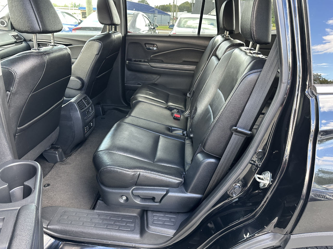 2017 Honda Pilot Touring photo 7