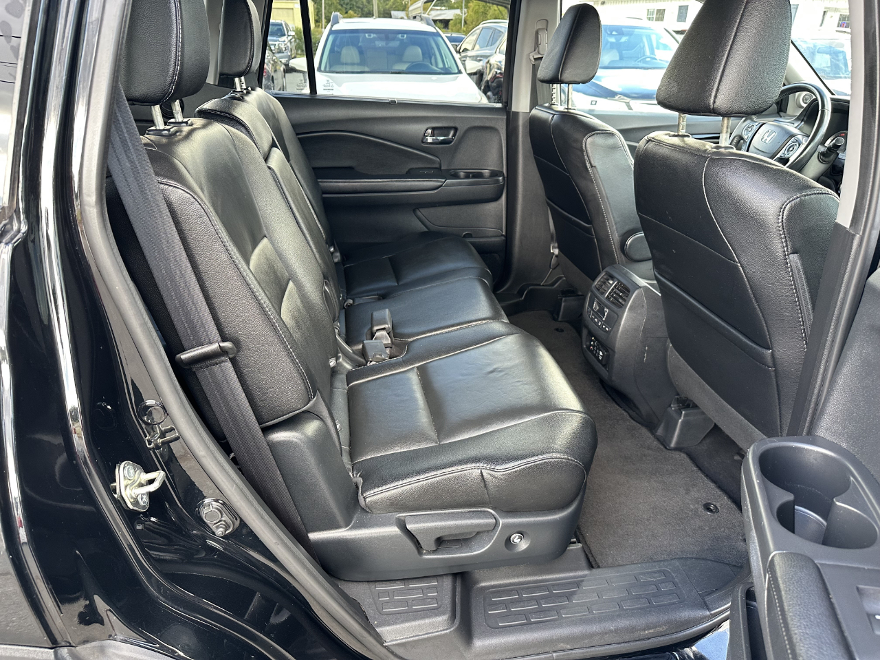 2017 Honda Pilot Touring photo 10