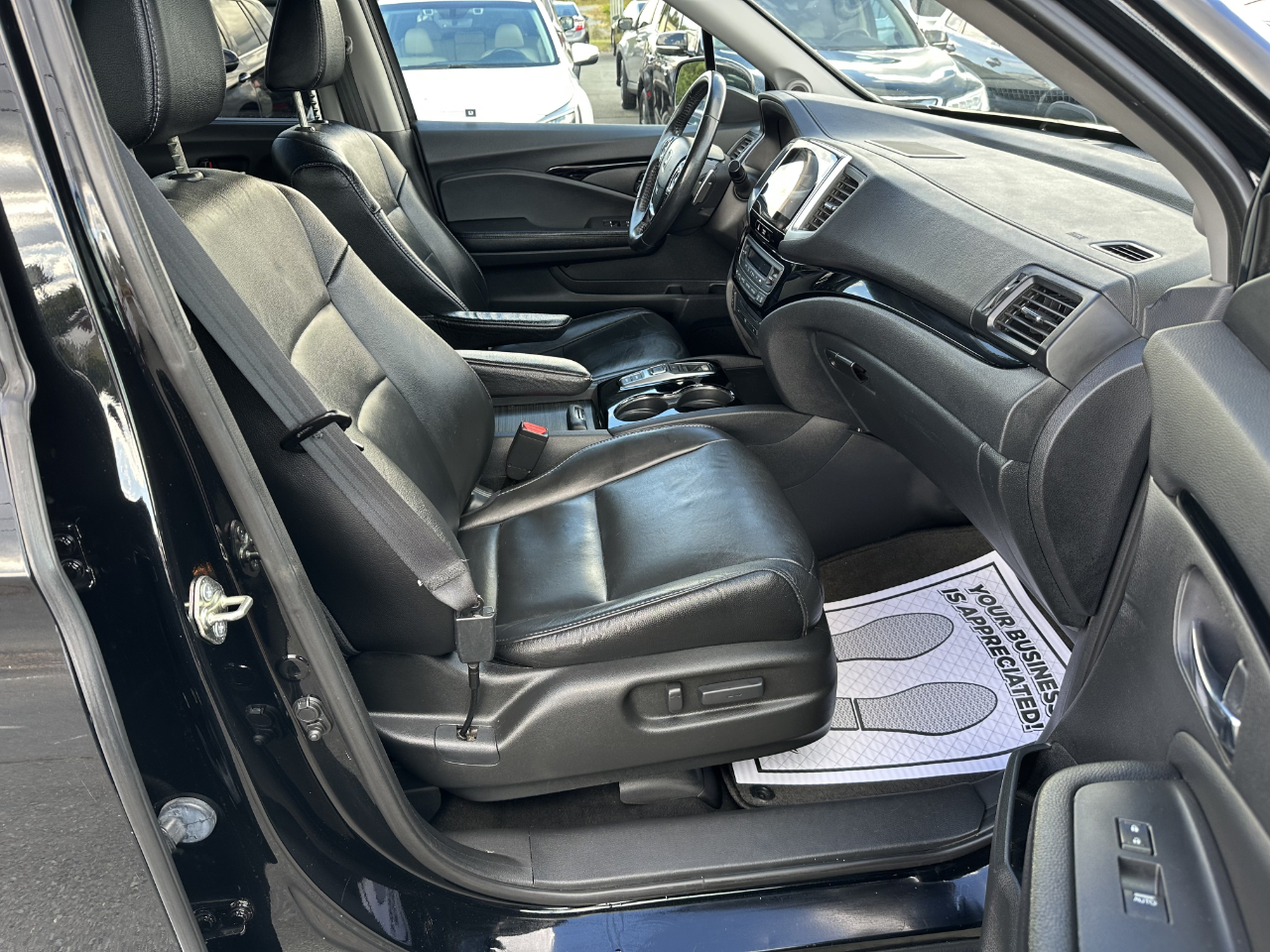 2017 Honda Pilot Touring photo 11